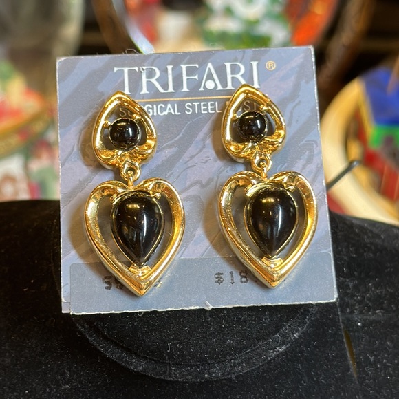 Vintage gold and black cabochon dangle earrings
